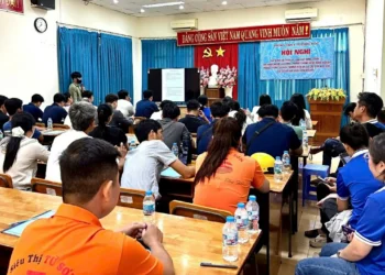 Trung tâm Y tế Châu Đốc tổ chức Hội nghị tập huấn an toàn, vệ sinh lao động và sơ cấp cứu ban đầu cho các cơ sở sản xuất, kinh doanh