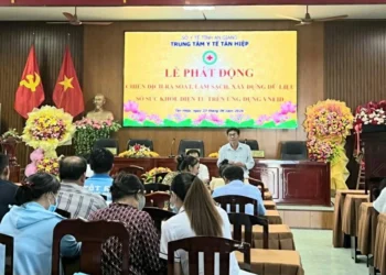 Trung tâm Y tế Tân Hiệp triển khai “Chiến dịch rà soát, làm sạch, xây dựng dữ liệu Sổ sức khỏe điện tử trên ứng dụng VNeID”