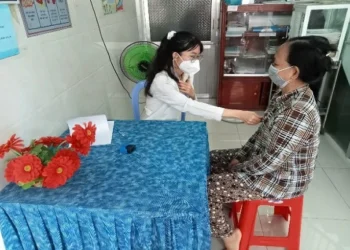 Gần 150 người cao tuổi trên địa bàn xã Thạnh Mỹ Tây được khám sức khỏe