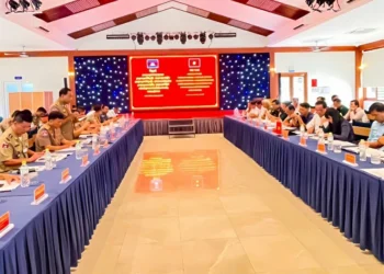 Khám bệnh, cấp thuốc miễn phí cho 200 người dân xã Phú Tân