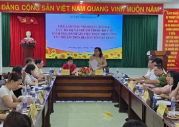 Trung tâm Y tế Hà Tiên: Phối hợp tổ chức chương trình khám phụ khoa miễn phí cho phụ nữ và khám, tư vấn dinh dưỡng cho trẻ em