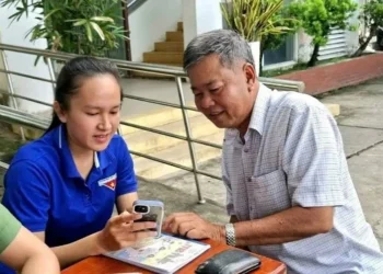 Chiến dịch hỗ trợ tích hợp Bảo hiểm y tế và Sổ sức khỏe điện tử cho người dân phường Mỹ Thới