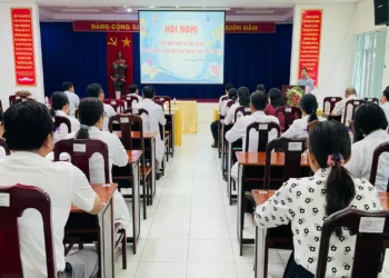 Trung tâm Y tế Hà Tiên tổ chức hội nghị thực hiện một số nội dung về công tác cán bộ