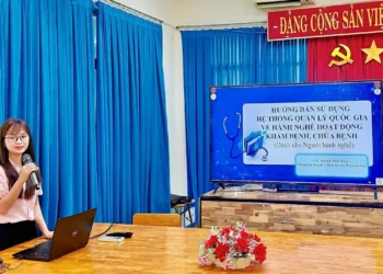 Khám bệnh, cấp thuốc miễn phí cho 200 người dân xã Phú Tân