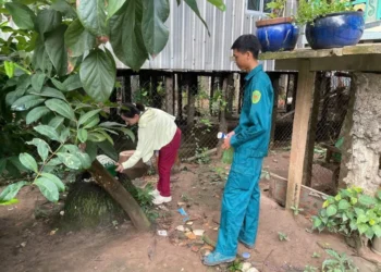 Trạm Y tế xã An Phú ra quân thực hiện chiến dịch vệ sinh môi trường phòng, chống sốt xuất huyết