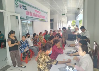 Trung tâm Y tế Hà Tiên tổ chức hội nghị sơ kết hoạt động y tế 6 tháng đầu năm và triển khai phương hướng, nhiệm vụ 6 tháng cuối năm 2026