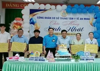 Sở Y tế An Giang Giám sát công tác khám sức khỏe, khám sàng lọc tại trạm Y tế phường Long Xuyên