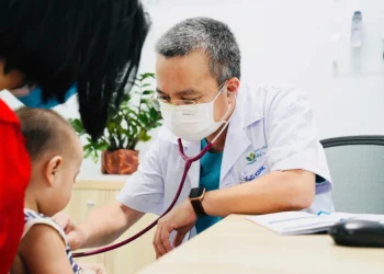 Cúm mùa có dấu hiệu gia tăng, chuyên gia cảnh báo trẻ nhỏ đối mặt nguy cơ nhập viện và biến chứng nặng
