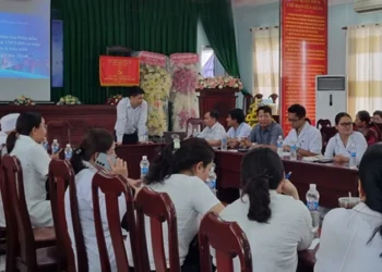 Chi Lăng thực hiện chiến dịch rà soát và cập nhật Sổ sức khỏe điện tử