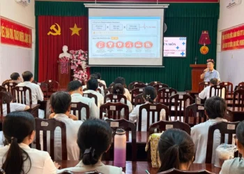Trạm Y tế xã Mỹ Đức: Khám sức khỏe định kỳ cho người dân ấp Mỹ Hòa