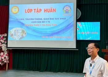 Trạm Y tế xã Vân Khánh: Khám sức khỏe cho người dân từ 60 tuổi trở lên