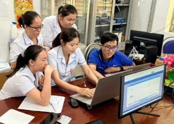 Trạm Y tế xã Kiên Lương triển khai Chiến dịch 100 ngày tạo lập, cập nhật Sổ sức khỏe điện tử trên VNeID