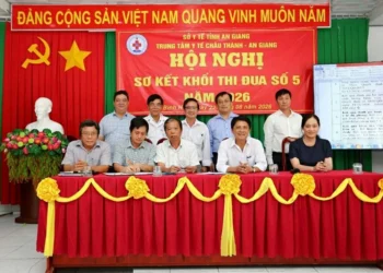 Trạm Y tế xã Kiên Lương triển khai Chiến dịch 100 ngày tạo lập, cập nhật Sổ sức khỏe điện tử trên VNeID