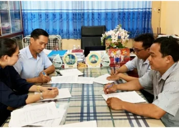 Trạm Y tế xã Vân Khánh ký cam kết phối hợp tuyên truyền phòng, chống dịch bệnh mùa tựu trường năm học 2026-2027