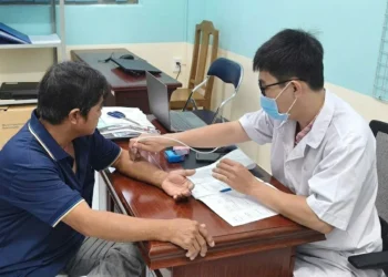 Khám bệnh nghề nghiệp cho người lao động của Xí nghiệp kinh doanh xăng dầu Kiên Giang