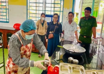 Xã Hòa Lạc tăng cường kiểm tra, bảo đảm an toàn thực phẩm dịp Tết Trung thu năm 2026