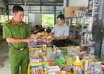 Đông Hòa kiểm tra an toàn thực phẩm tại các trường học