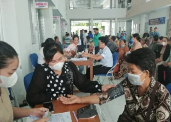 Trung tâm Y tế Tịnh Biên phối hợp tổ chức khám sức khỏe định kỳ cho người dân năm 2026
