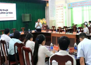 Trung tâm Y tế Vĩnh Thuận tổ chức tập huấn kỹ năng quay phim và dựng video