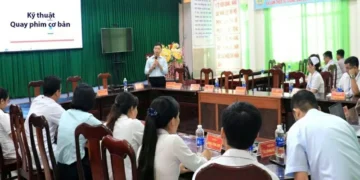 Trung tâm Y tế Vĩnh Thuận tổ chức tập huấn kỹ năng quay phim và dựng video