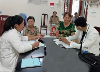 Trung tâm Y tế Kiên Lương: Khám sức khỏe, sàng lọc bệnh cho người từ 60 tuổi trở lên