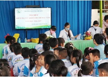 Trạm Y tế xã Phú Hữu: Khám sức khỏe định kỳ cho trẻ mầm non